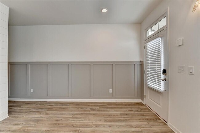 Building Photo - 2689 Richmond Row Dr