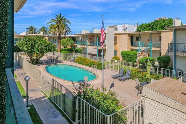 Building Photo - 3655 N 5th Ave