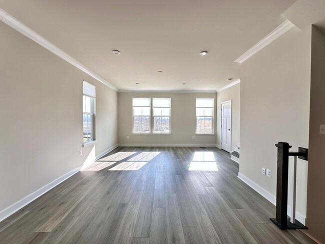 Building Photo - 4023 Purple Flora Bnd