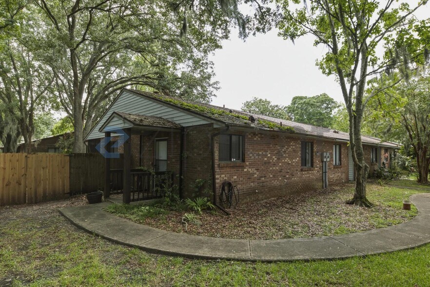 Building Photo - Unit