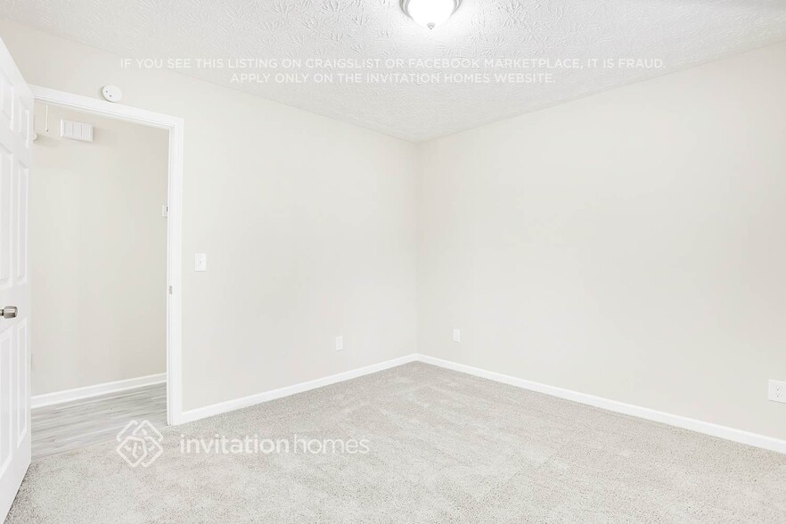 Building Photo - 50 Hidden Ridge Dr