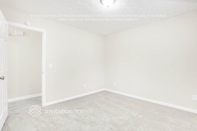 Building Photo - 50 Hidden Ridge Dr