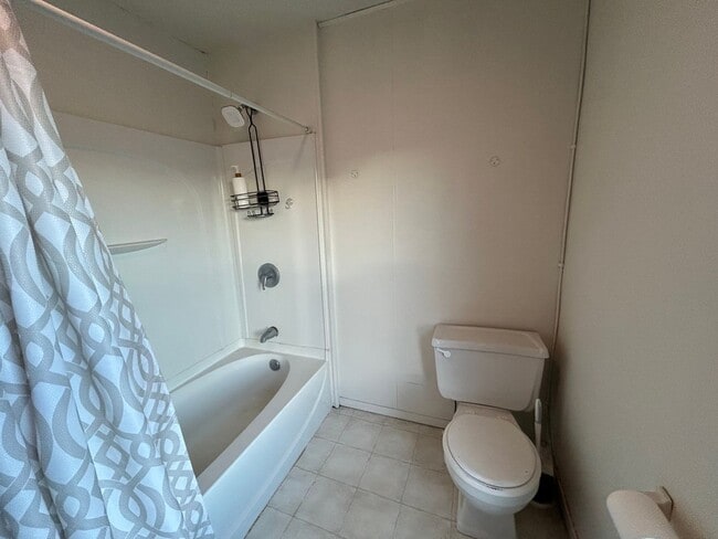 Building Photo - col123