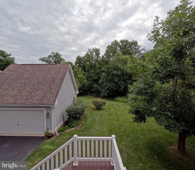 Building Photo - 957 Pinehurst Dr