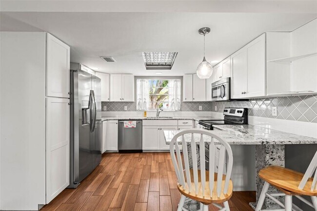 Building Photo - 2011 Hadrian Ct