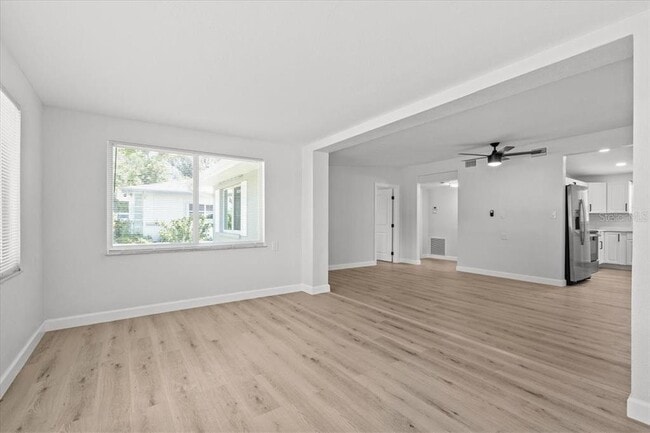 Building Photo - 2701 Camellia Terrace