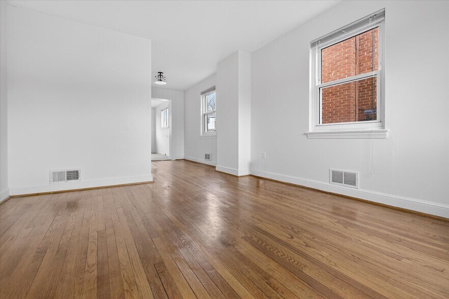 Building Photo - 4336 Dubois Pl SE