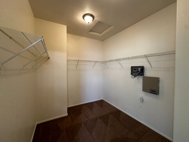 Building Photo - SKY RIDGE