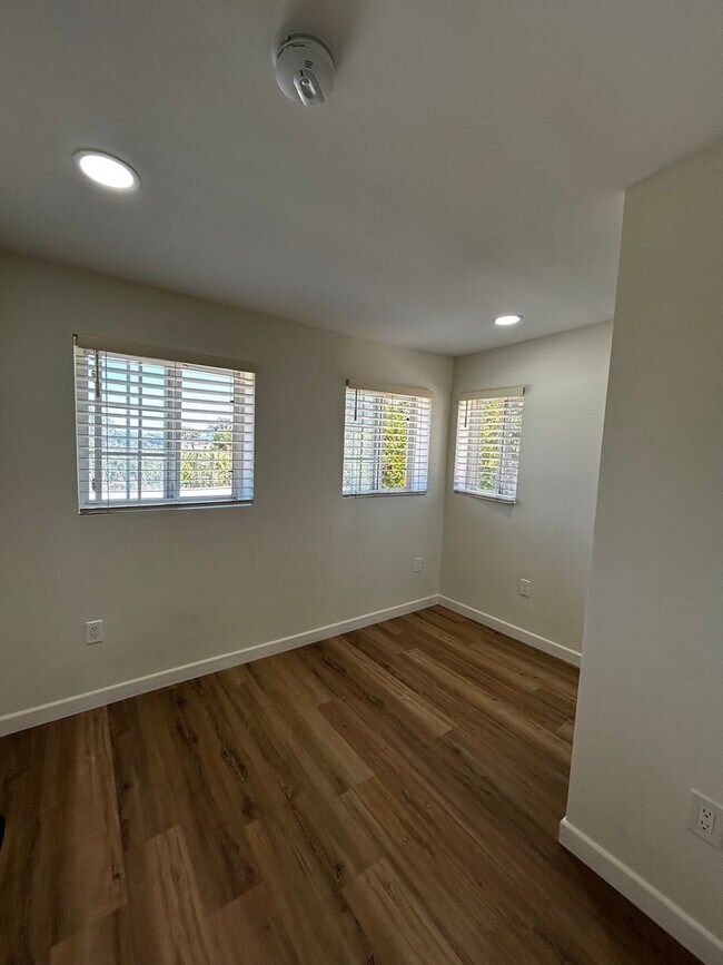 Building Photo - 2764 Wilma St