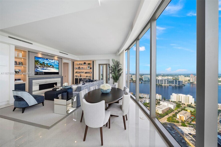 Building Photo - 17901 Collins Ave