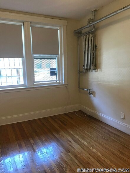 Building Photo - 127 Sutherland Rd