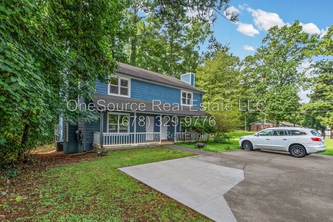 Building Photo - 2961 Lakemont Dr SW