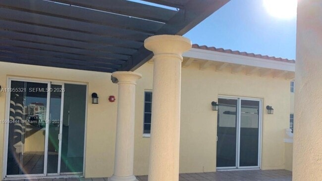 Building Photo - 107 Mendoza Ave