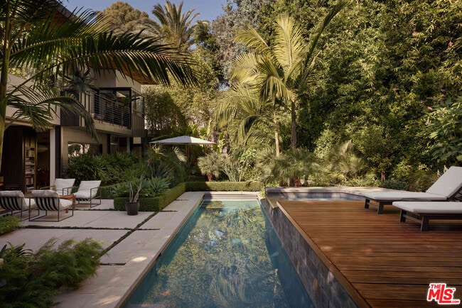 Building Photo - 2496 Mandeville Canyon Rd