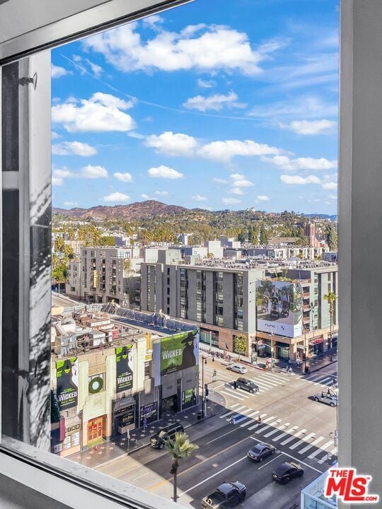 Building Photo - 6250 Hollywood Blvd