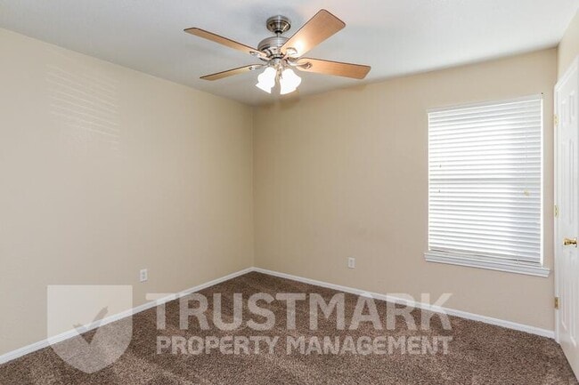 Building Photo - 4300 Capri Dr