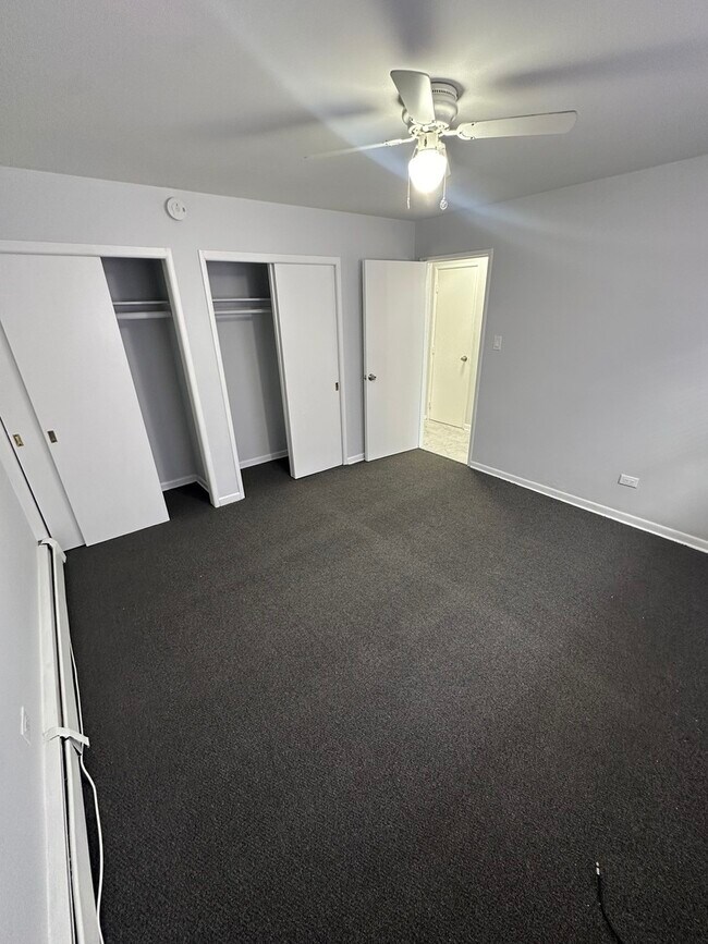 Building Photo - 3157 N Leclaire Ave