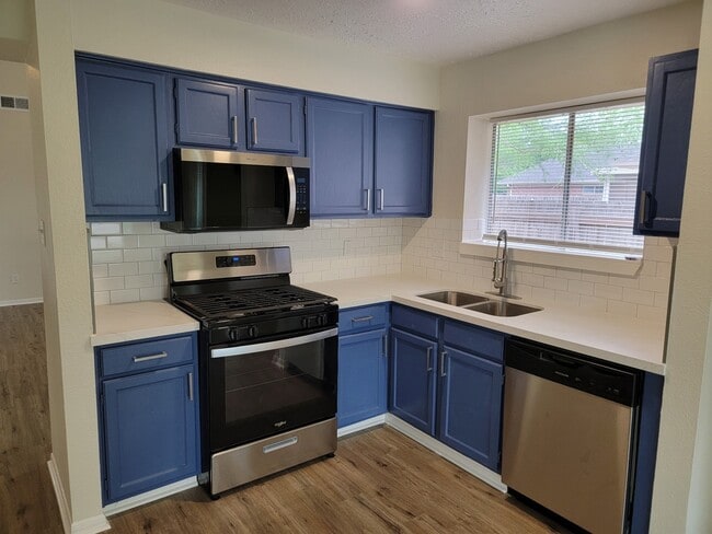 Building Photo - 6311 Diamond Rock Dr