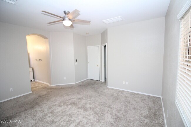 Building Photo - 8166 W Rose Garden Ln
