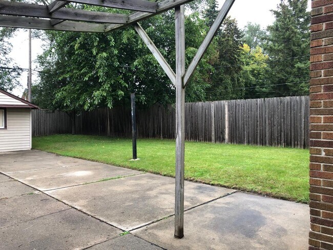 Building Photo - 20225 Anglin St