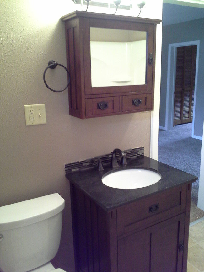 Full Bath (tub/shower) with linen closet - 205 2nd St W