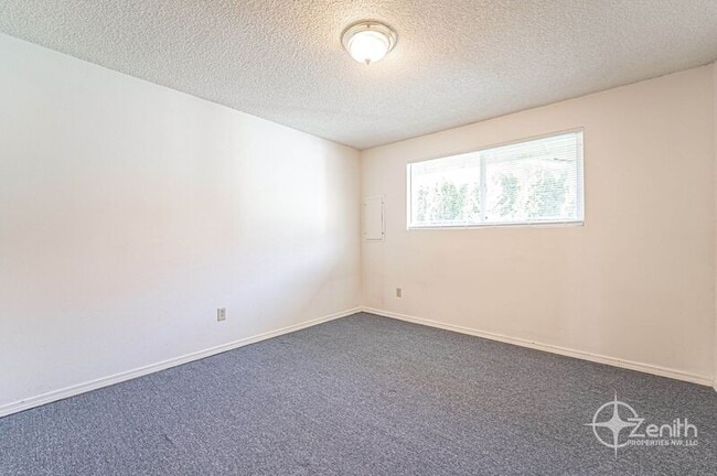 Building Photo - 3210 NE 44th St