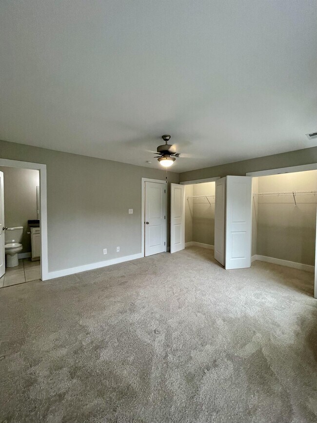 Building Photo - 93 Warwick Dr