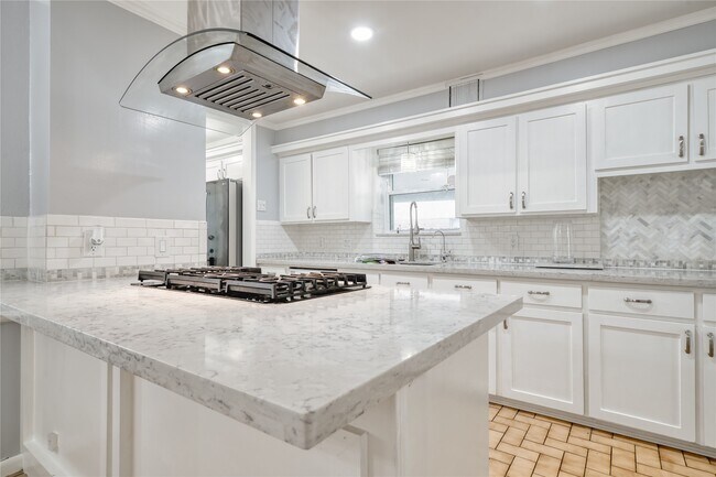 Building Photo - 3114 Cypress Point Dr