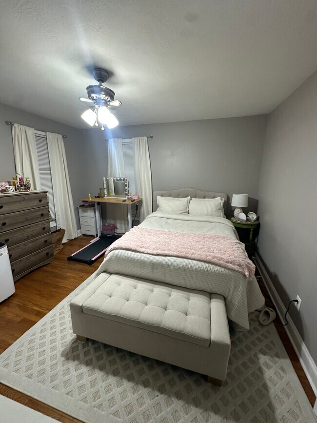 Building Photo - 314 Pleasant St