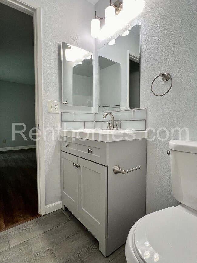 Building Photo - 227 Ocotillo Pl