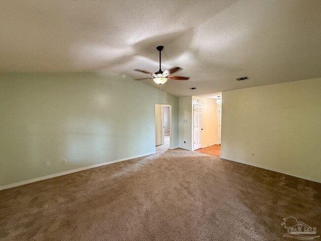 Building Photo - 10609 Creek Ridge Dr