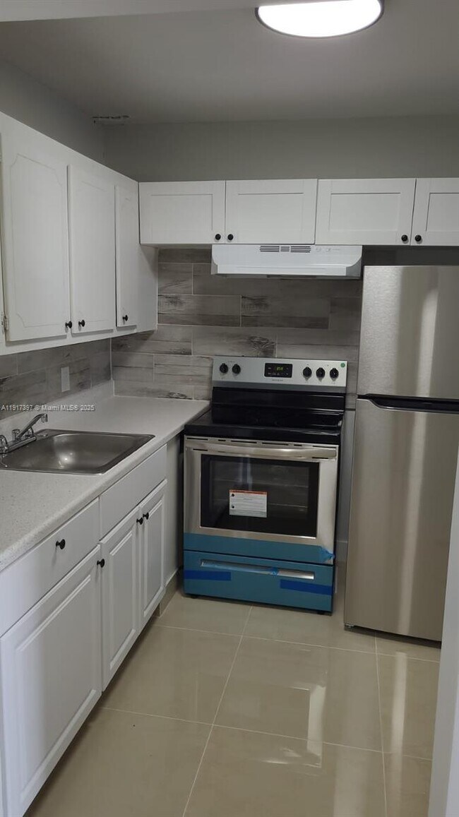 Primary Photo - 57 Cambridge C