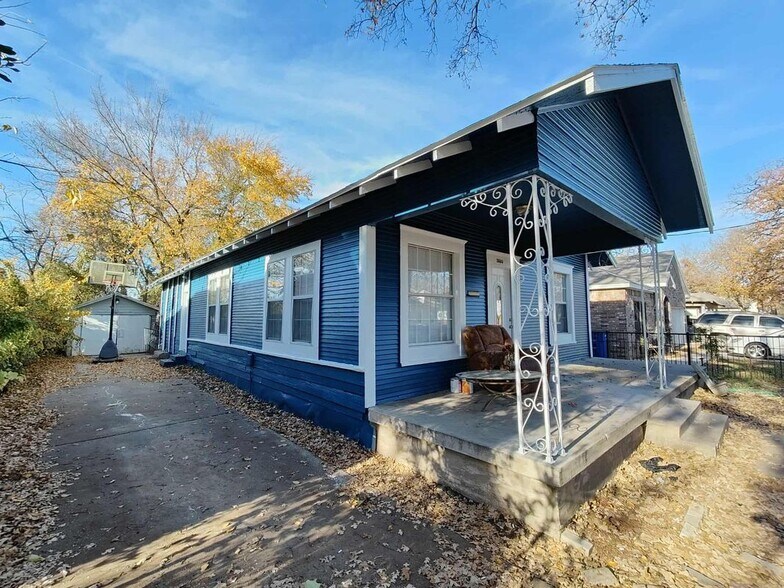 Building Photo - 2605 Birmingham Ave