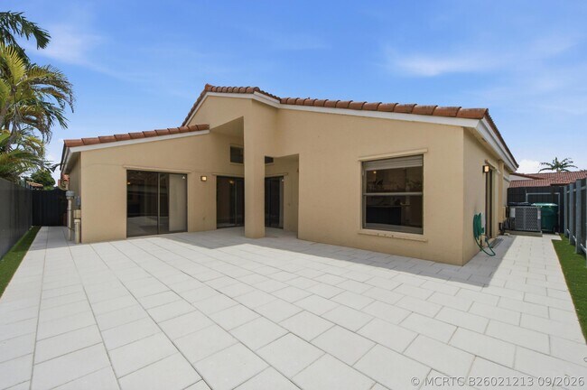 Building Photo - 8871 SW 6th St