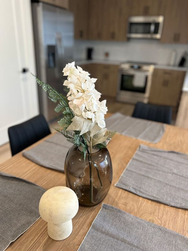 Building Photo - 3505 NE Creston Ave