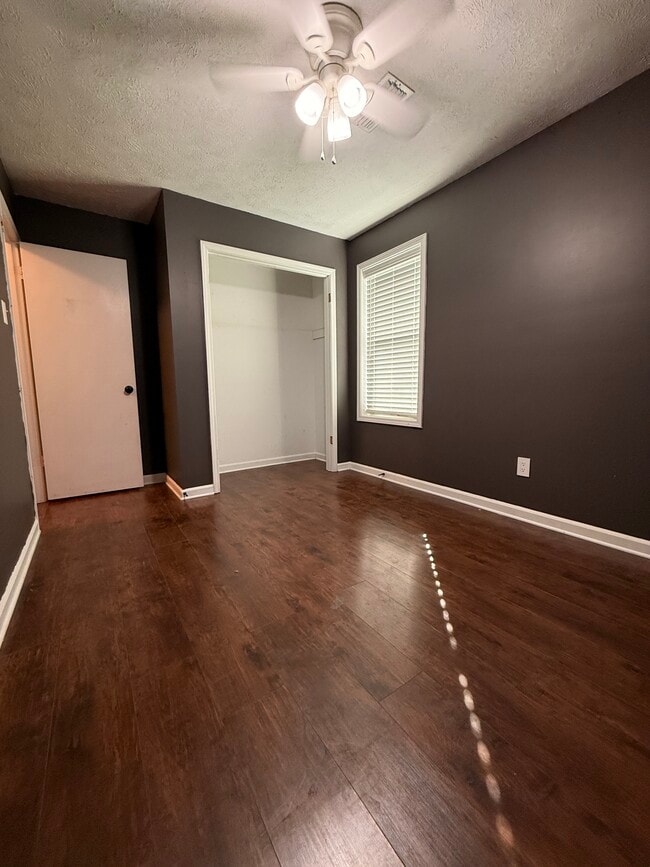 Building Photo - 5 Markwood Ln