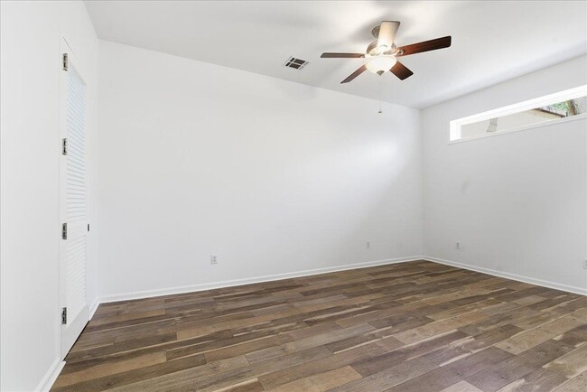 Building Photo - 235 Ogden Ave.