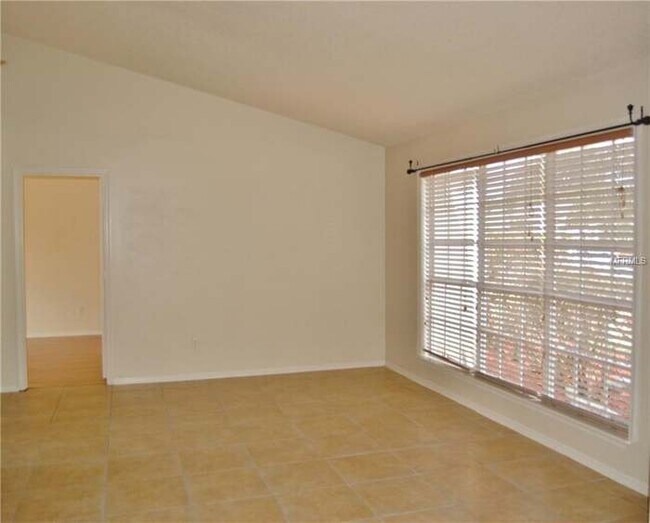 Building Photo - 2832 Oak Shore Rd