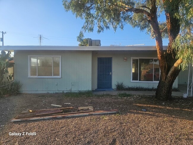 Primary Photo - 9458 W Santa Cruz Blvd