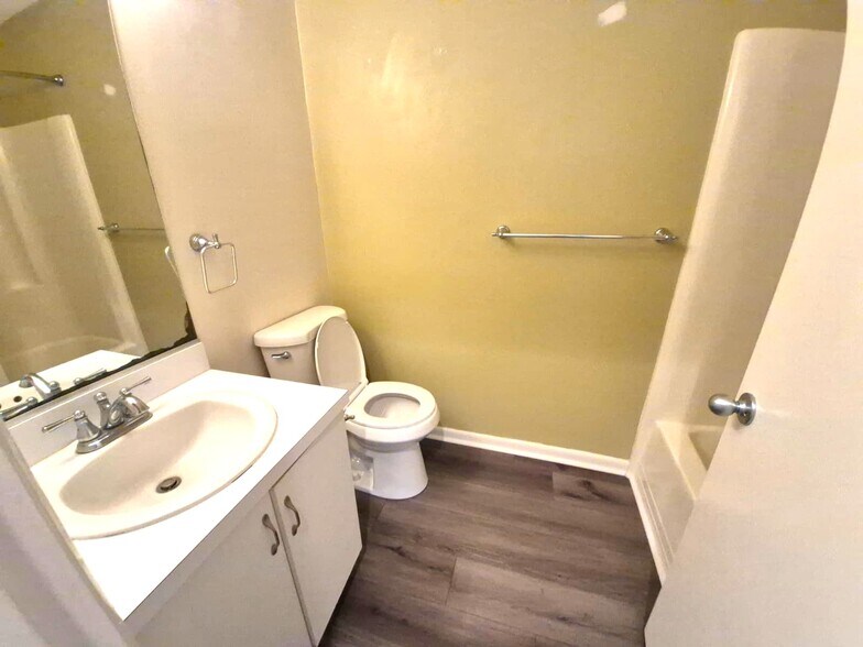 Building Photo - 12762 Saint James Pl