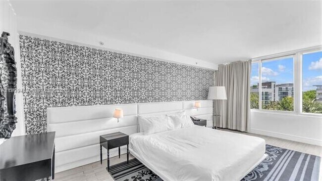 Building Photo - 1100 West Ave