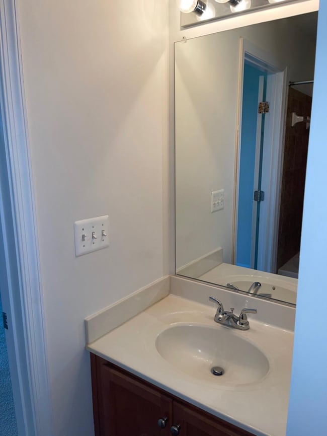Building Photo - 15592 John Diskin Cir