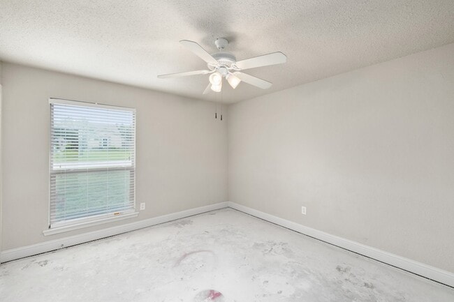 Building Photo - 6728 Fair Meadows Dr