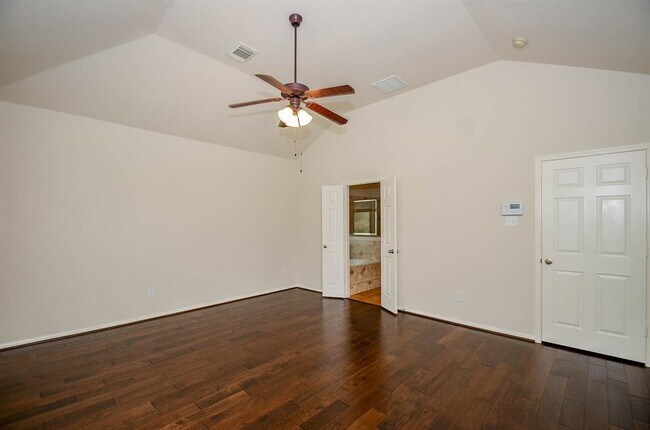 Building Photo - 2826 Firecrest Dr