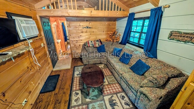 Building Photo - 1/1 Cabin w/ Loft in Small Community