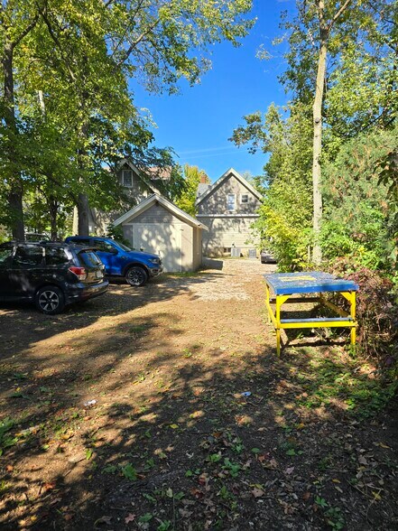 Building Photo - 712 Dewey Ave