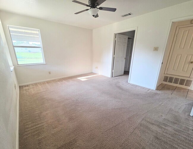Building Photo - 3-Bed, 2-Bath Home for Rent in Kempner, TX