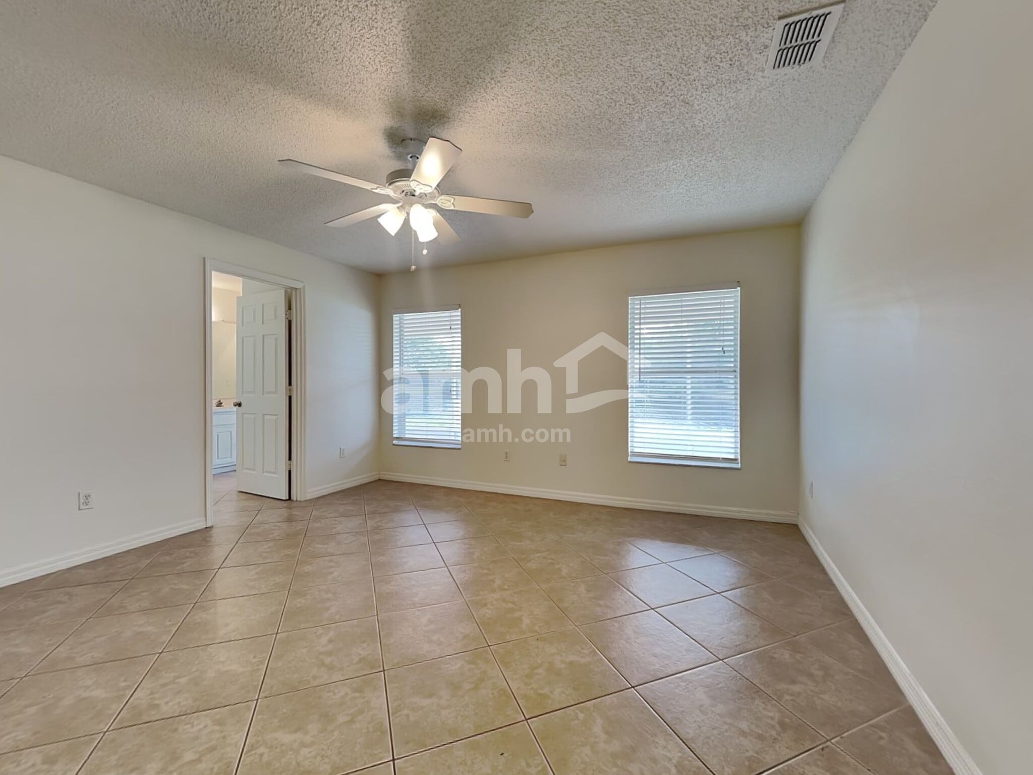 Building Photo - 529 Brett Ct