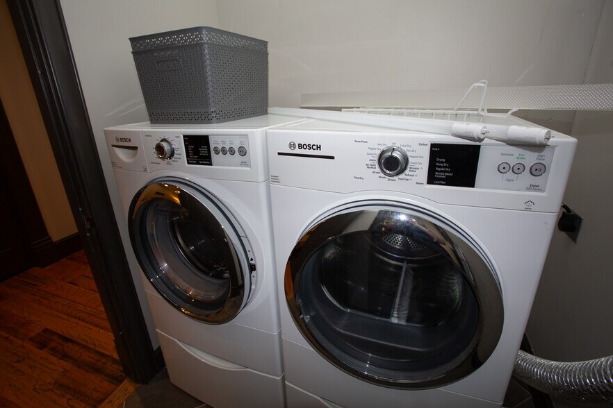 Laundry room - 225 E Blaine Ln