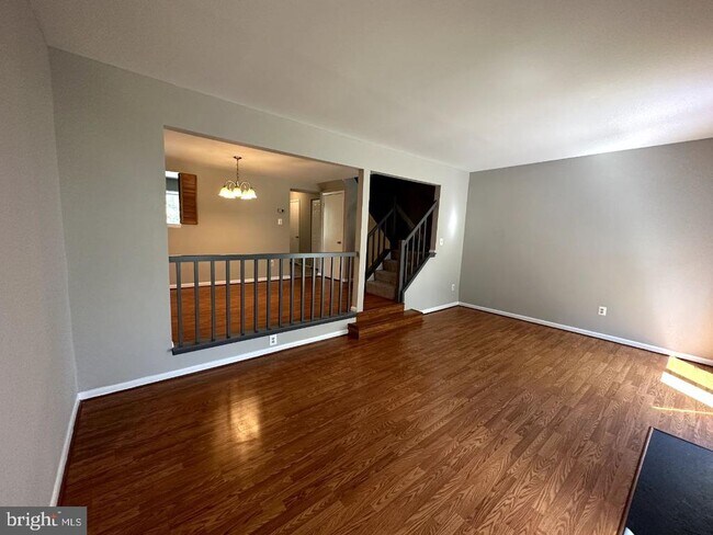 Building Photo - 8121 Fenwick Ct